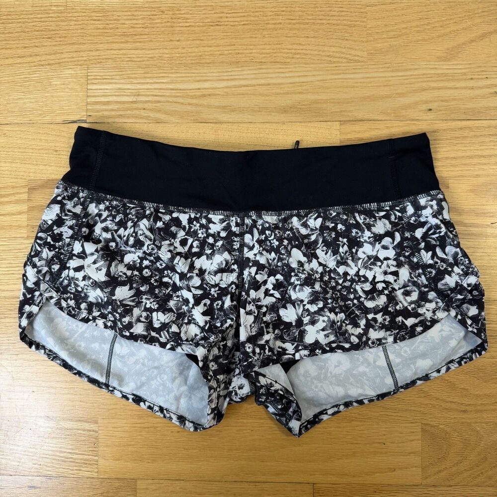 Lululemon Speed Short 2.5" White Black 6 EUC Run Active Athleisure Summer Hiking